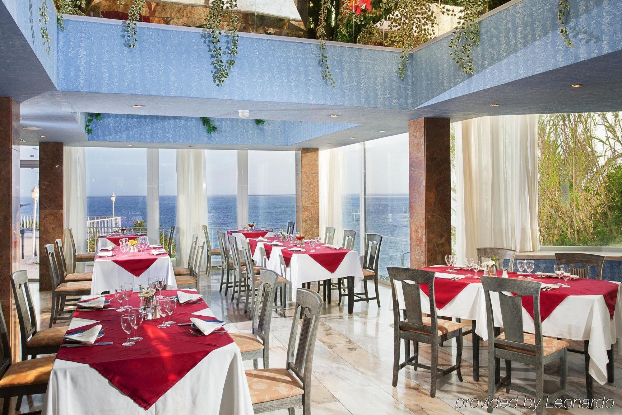 Holiday Inn Algarve - Armacao De Pera, An Ihg Hotel Restaurace fotografie